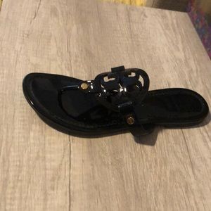 ISO right Tory Burch Milled Samdal